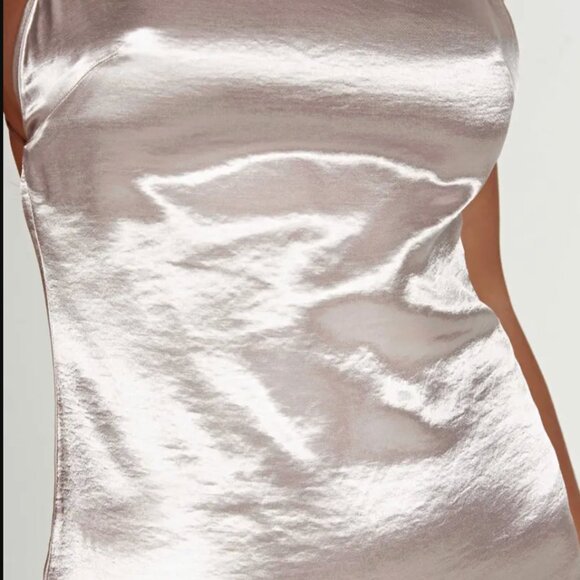 Meshki Whitney WHITNEY Wet-Look Maxi Dress – Brand New with Tags - Picture 3 of 3